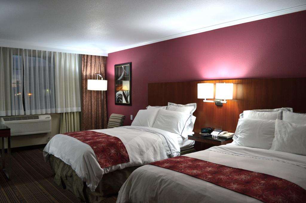 Radisson Hotel Chatsworth - thumb 5