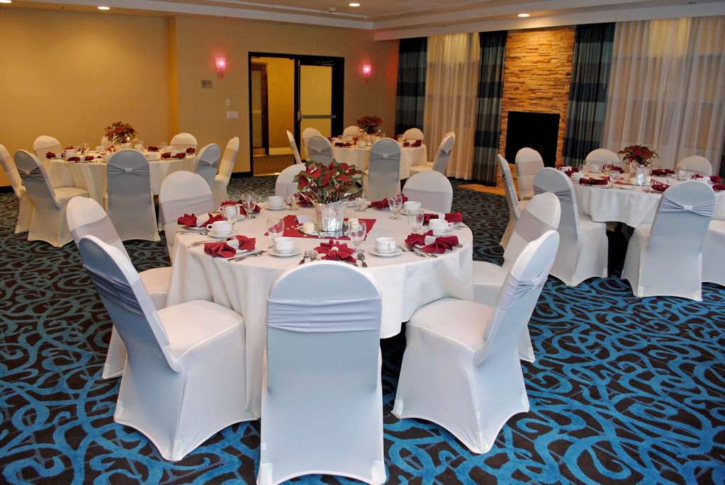 Radisson Hotel Chatsworth - thumb 7