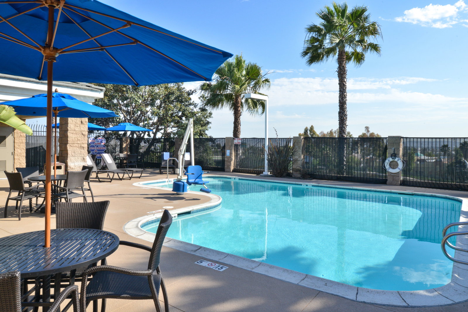Holiday Inn Express Hotel & Suites - thumb 7