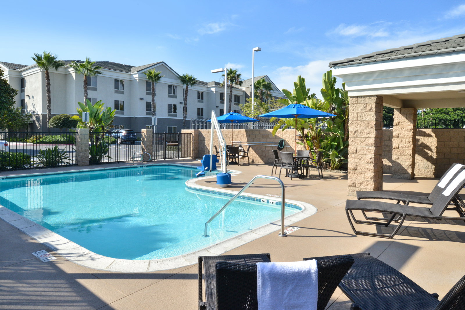 Holiday Inn Express Hotel & Suites - thumb 8
