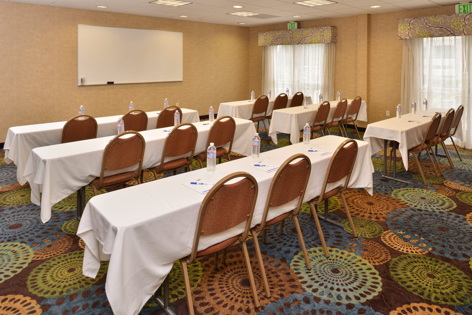 Holiday Inn Express Hotel & Suites - thumb 9