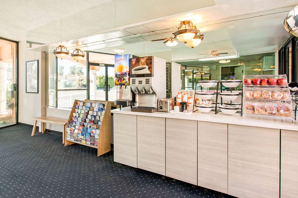 Rodeway Inn Near Melrose Ave - thumb 17