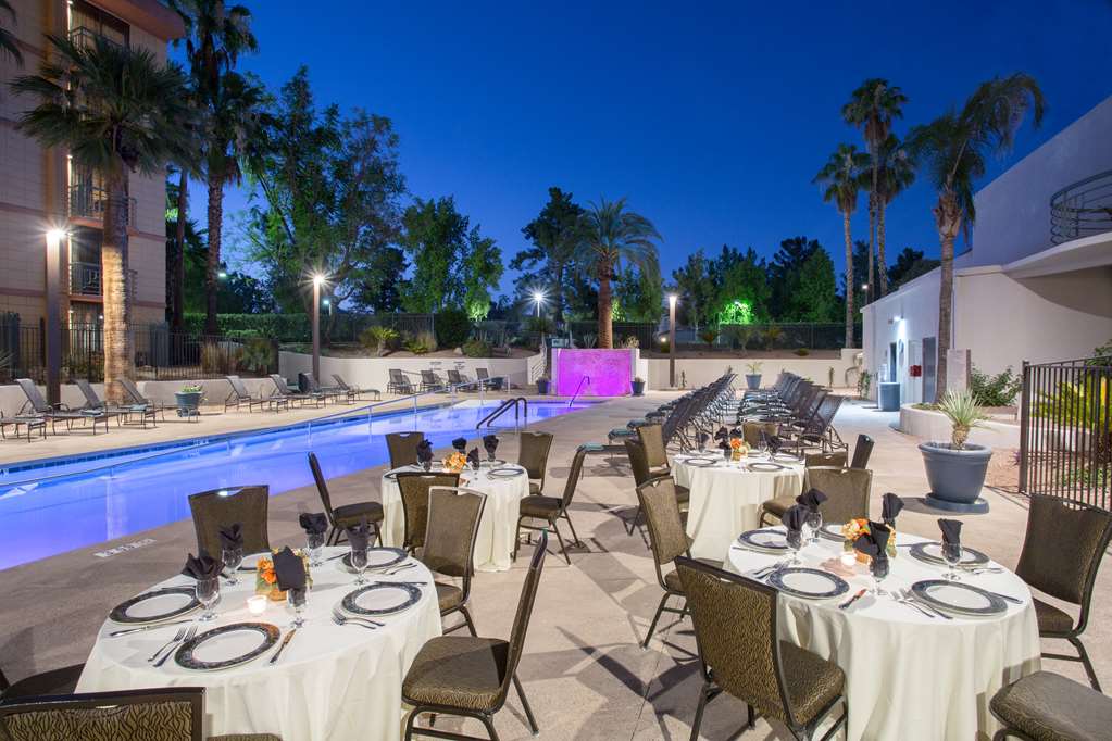 Embassy Suites Phoenix  Biltmore - thumb 6