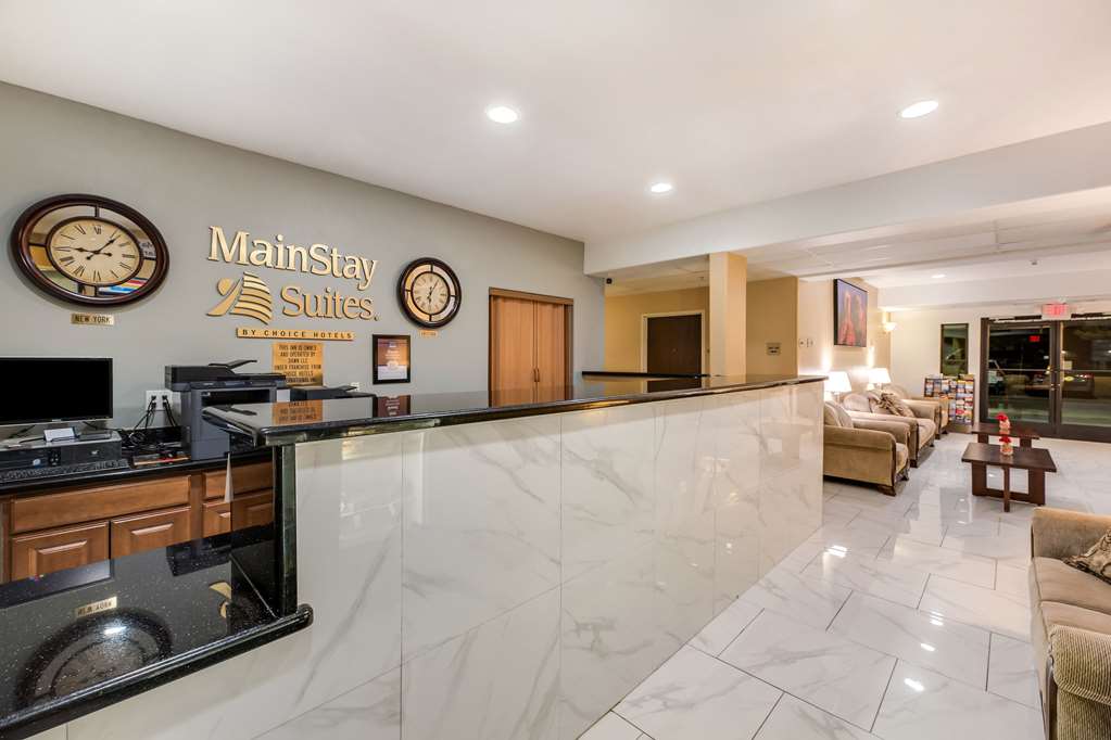 MainStay Suites - thumb 4