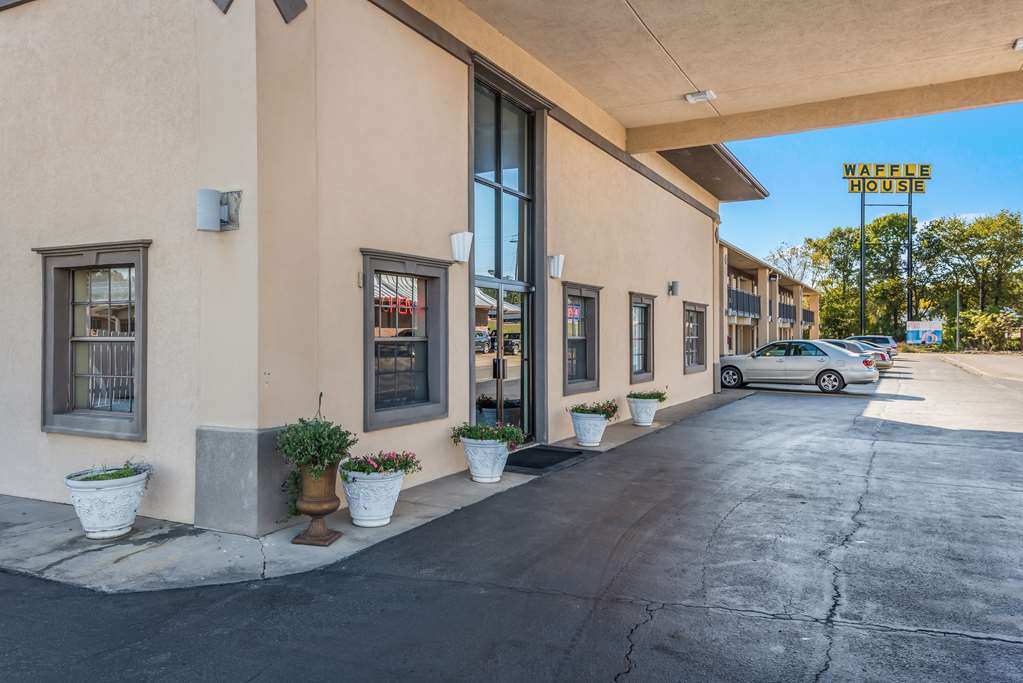 Americas Best Value Inn - thumb 7