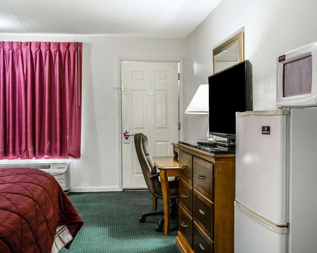 Econo Lodge Inn & Suites Enterprise - thumb 10