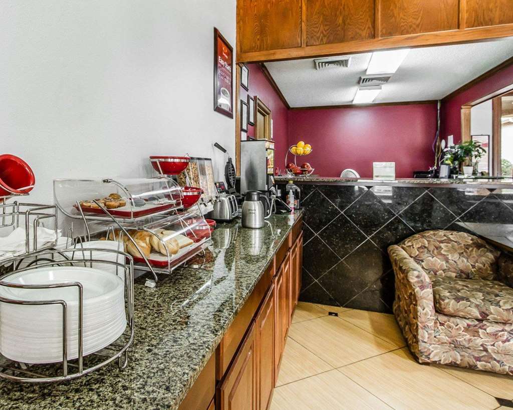 Econo Lodge Inn & Suites Enterprise - thumb 13