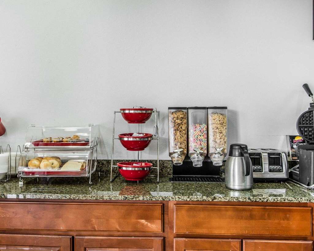 Econo Lodge Inn & Suites Enterprise - thumb 14