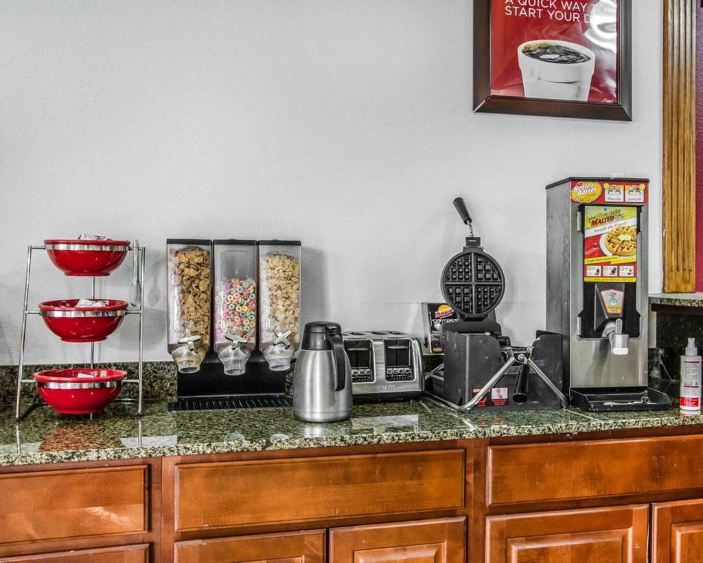 Econo Lodge Inn & Suites Enterprise - thumb 15