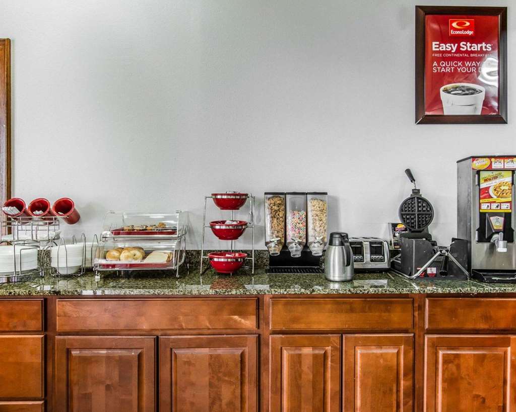 Econo Lodge Inn & Suites Enterprise - thumb 16