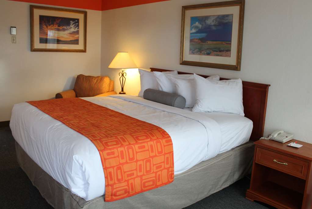 Howard Johnson By Wyndham Gallup - thumb 3