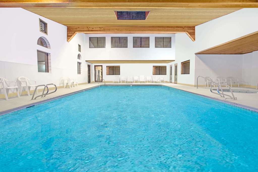 Days Inn & Suites Red Rock-Gallup - thumb 8