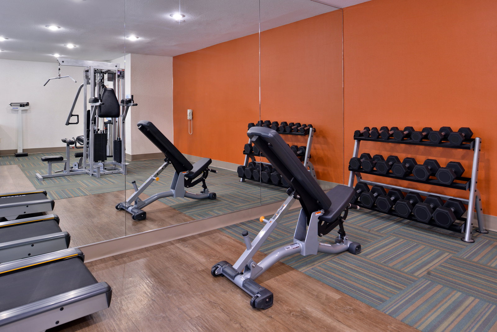 Holiday Inn Express - thumb 13