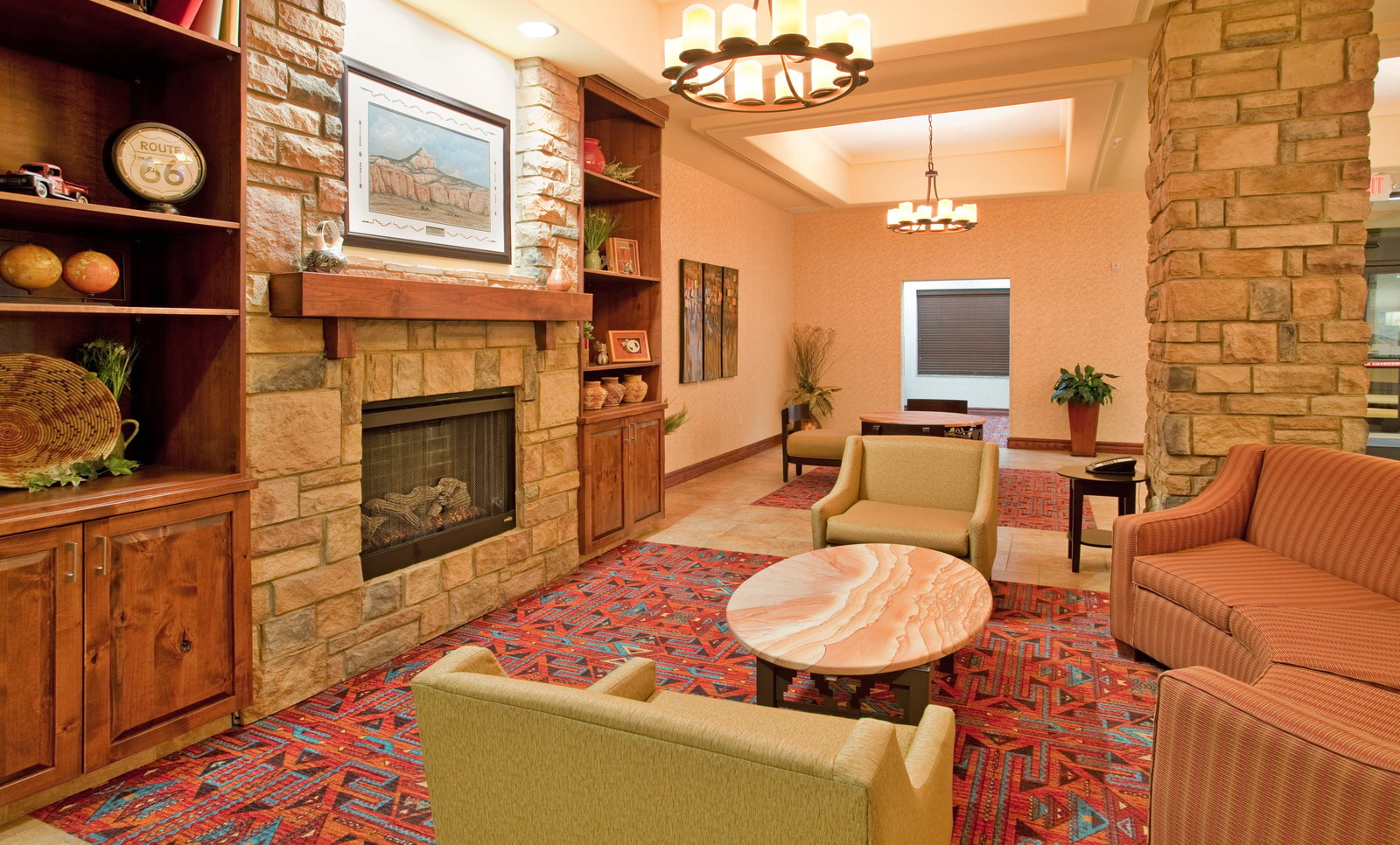 Holiday Inn Express And Suite East - thumb 3