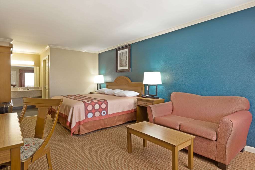 Super 8 Covington - thumb 6