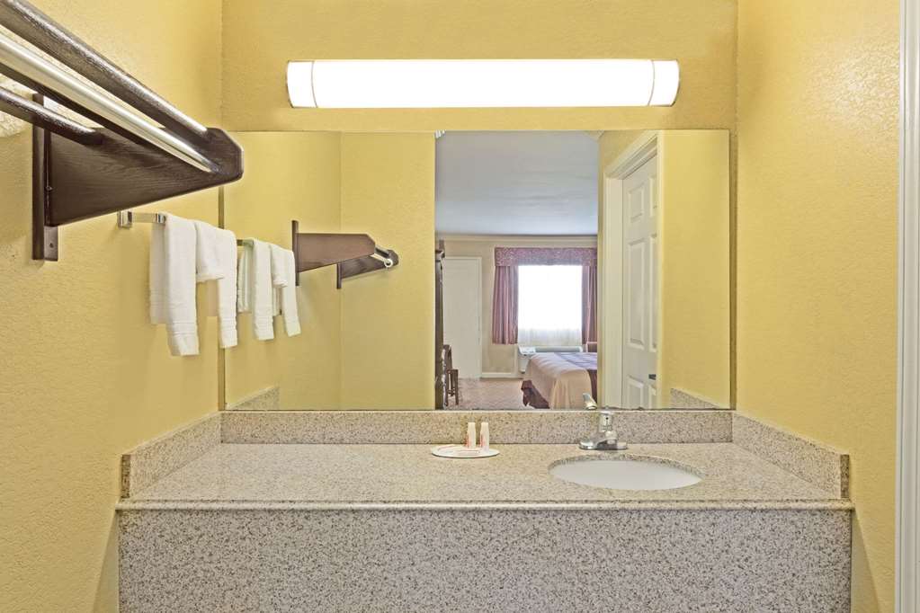 Super 8 Covington - thumb 10