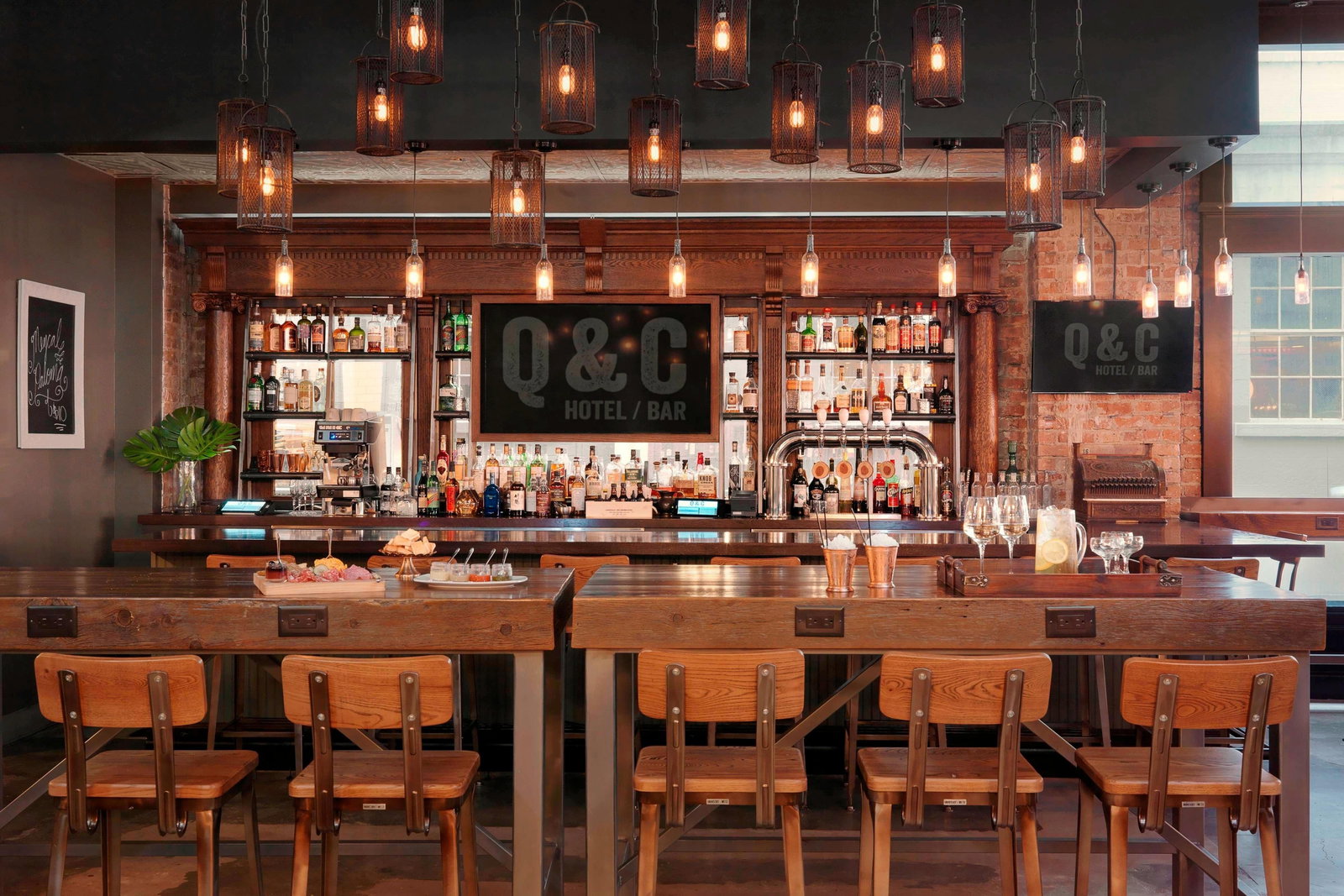 Q&C New Orleans, Autograph Coll - thumb 10