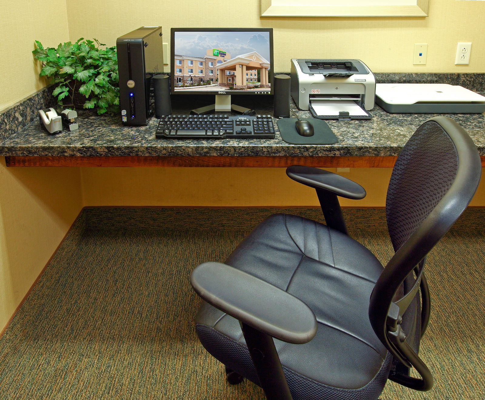 Holiday Inn Express Hotel & Suites - thumb 16