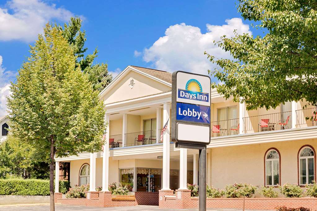 Days Inn Waynesboro - thumb 0