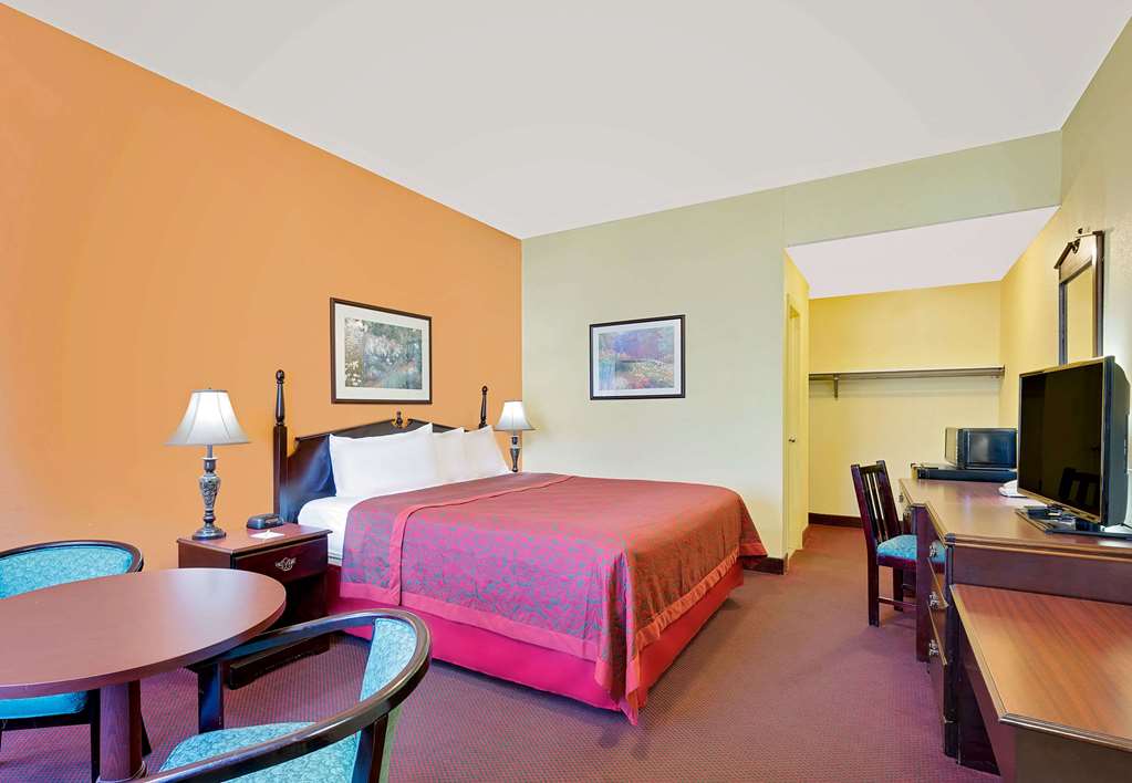Days Inn Waynesboro - thumb 6