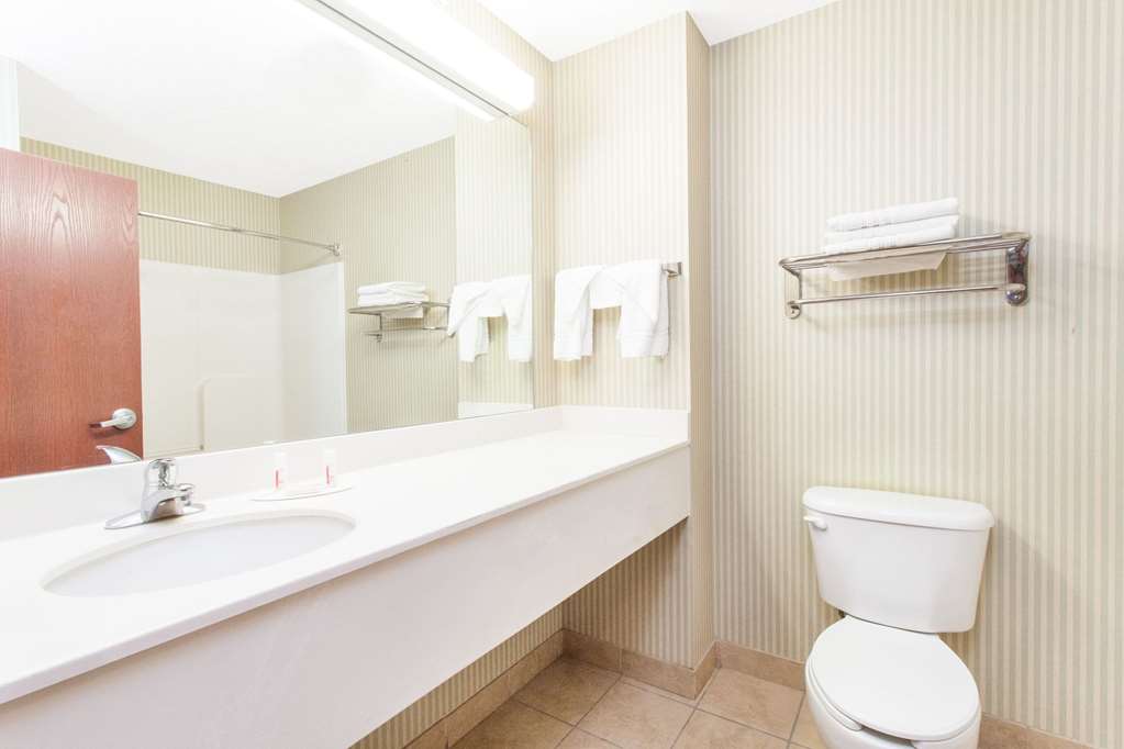 Days Inn & Suites Seaford - thumb 10