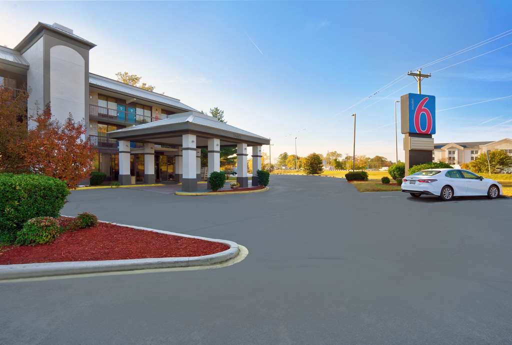 Motel 6 Seaford - thumb 2