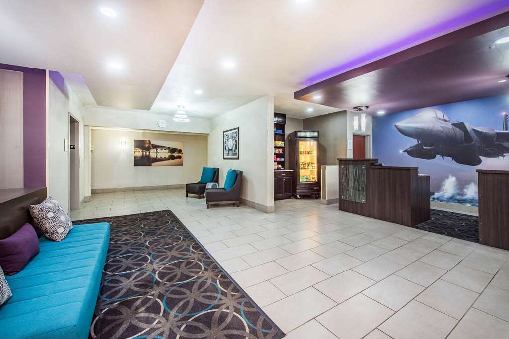 La Quinta Inn & Suites Fairborn - thumb 4