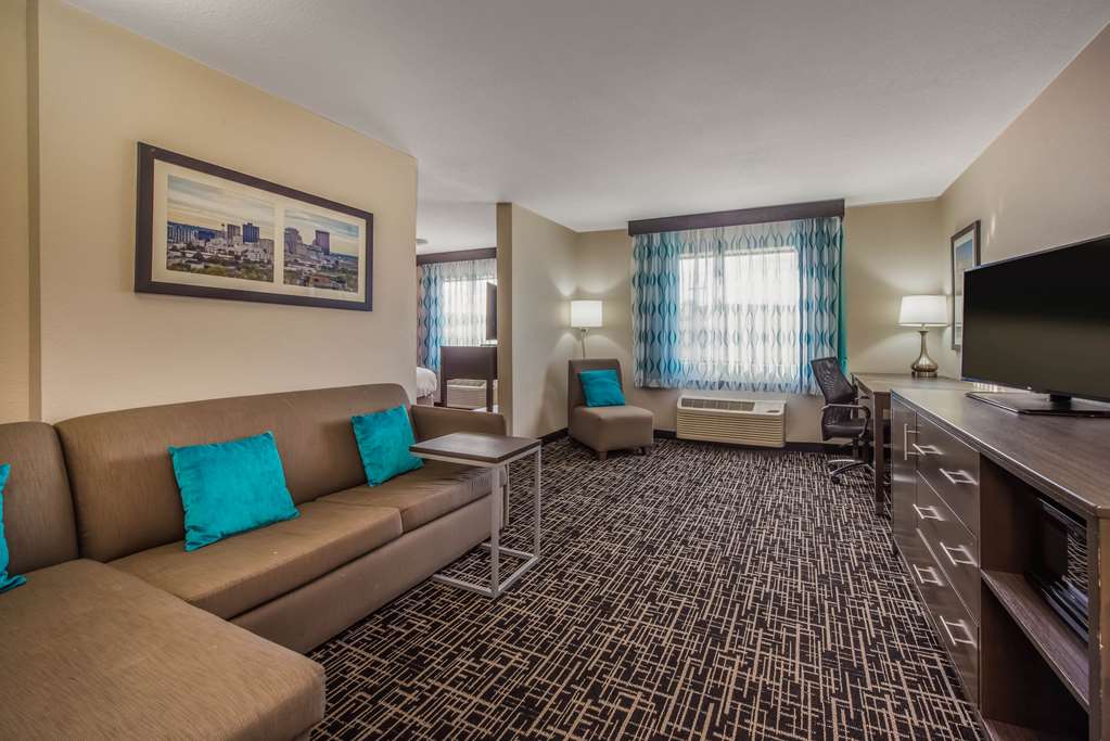 La Quinta Inn & Suites Fairborn - thumb 11