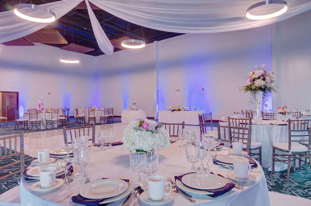 Hampton Inn & Suites Boston/Stoughton - thumb 10