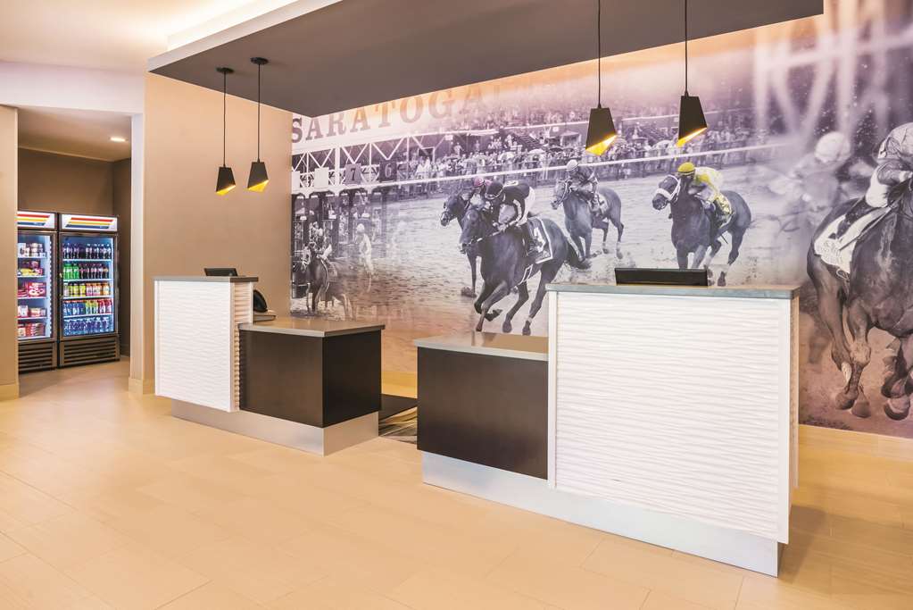 La Quinta Inn & Suites Clifton Park - thumb 5