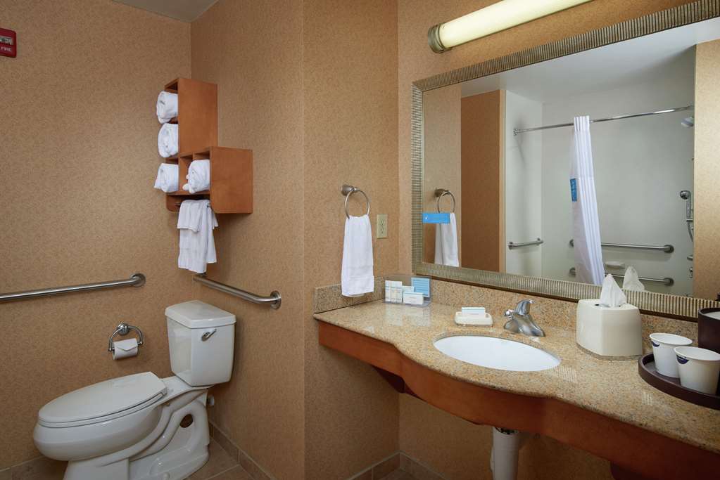 Hampton Inn & Suites Canton - thumb 6