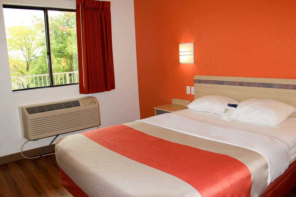 Motel 6 Hartford - Enfield - thumb 9