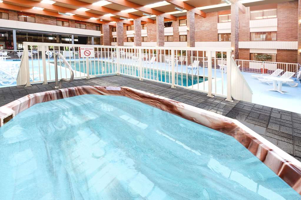 Ramada Lansing Hotel & Conference Ctr - thumb 7