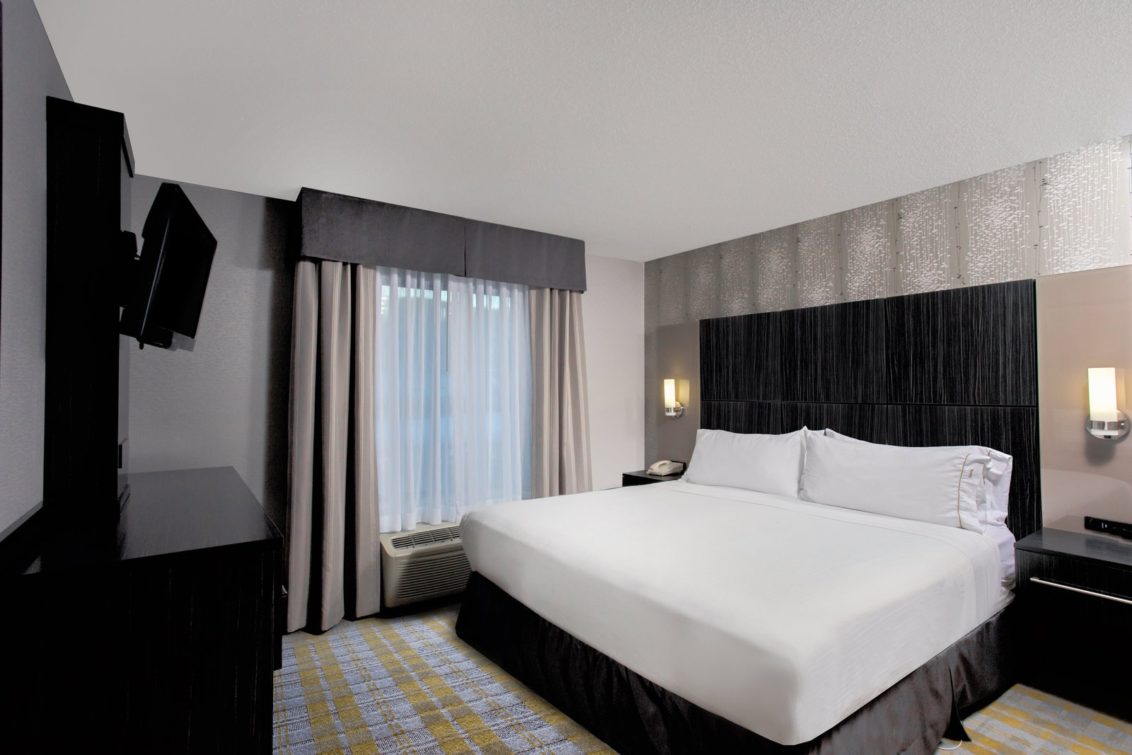 Holiday Inn Express Hotel & Suites - thumb 13