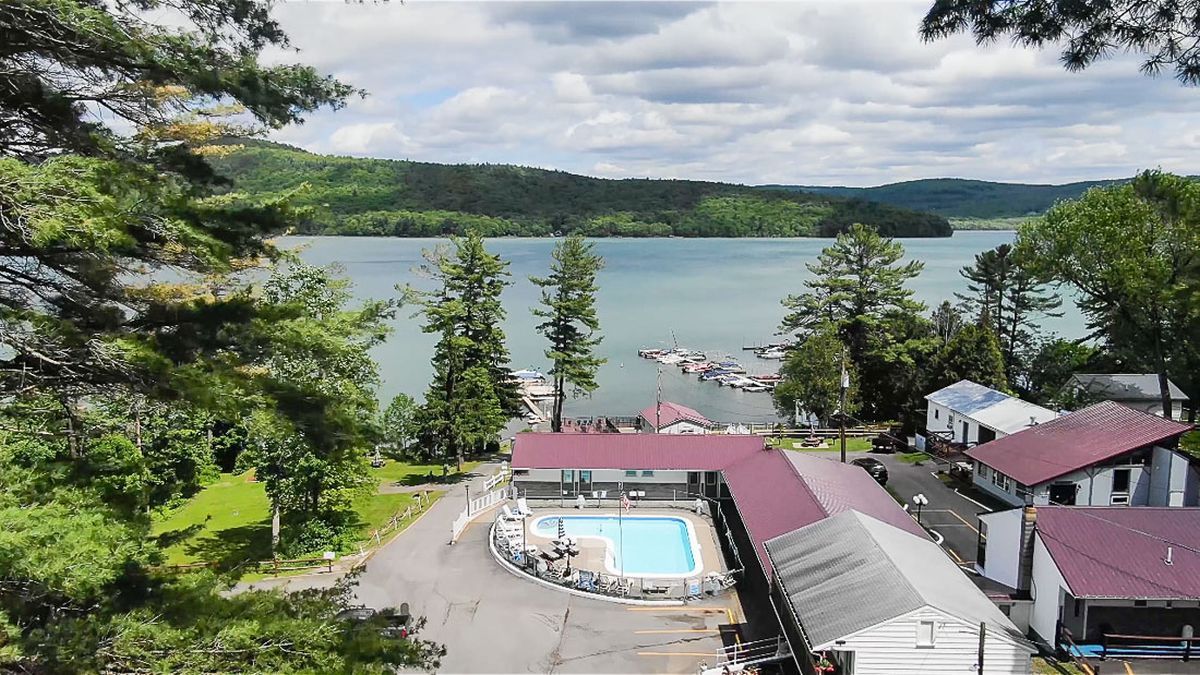 Lake N Pines Motel - thumb 0