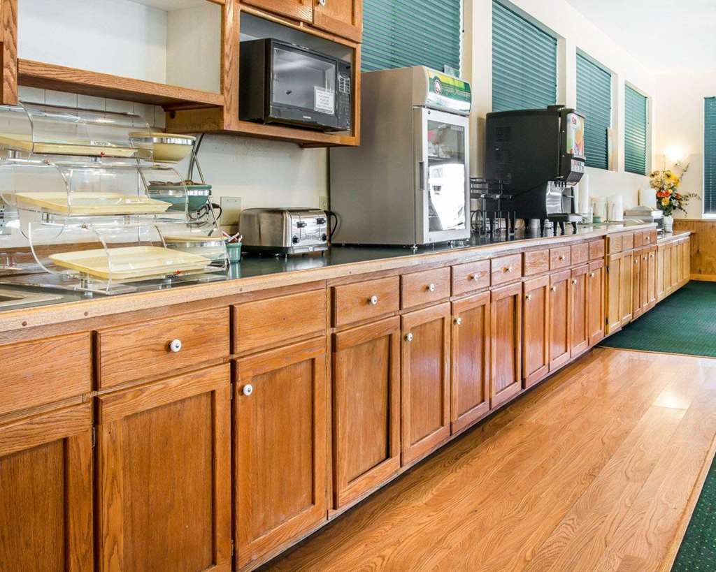 Quality Inn & Suites Mackinaw City - thumb 13