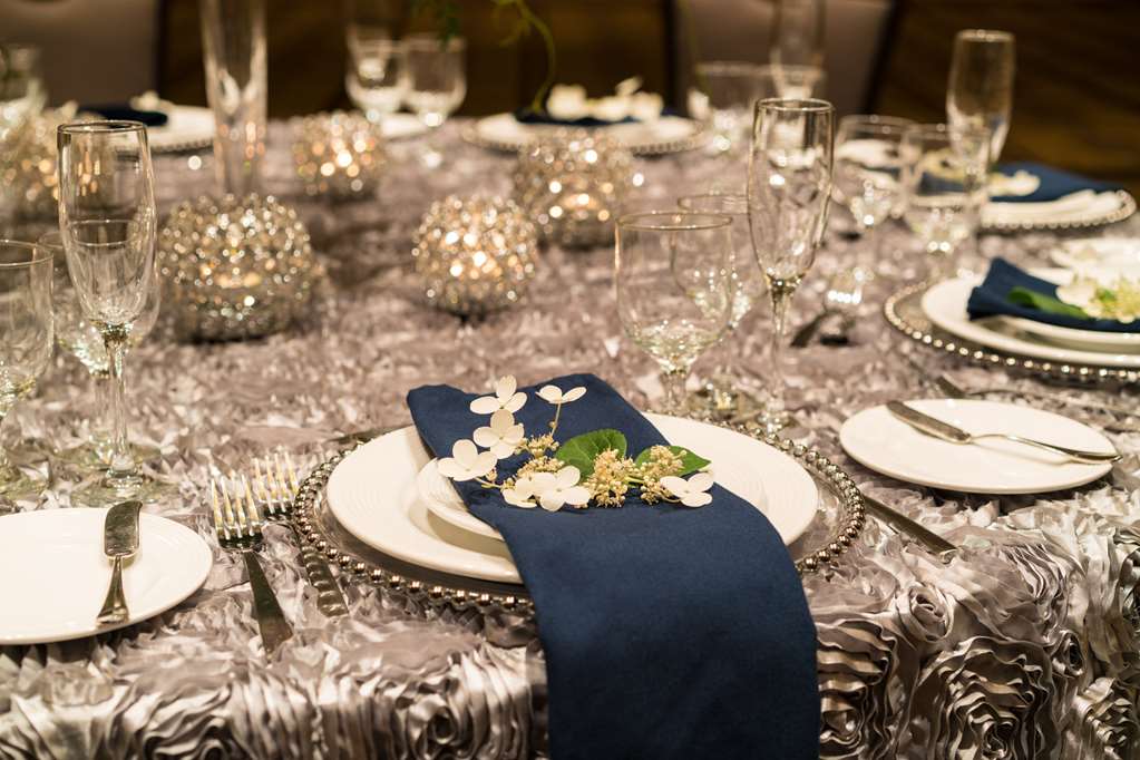 The Saratoga Hilton - thumb 14