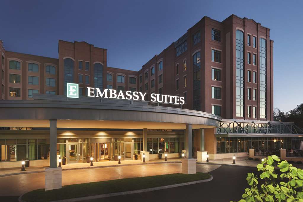 Embassy Suites Saratoga Springs - thumb 1