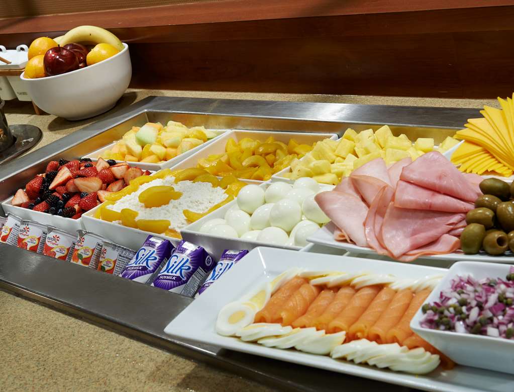 Doubletree Hotel Detroit-Dearborn - thumb 13