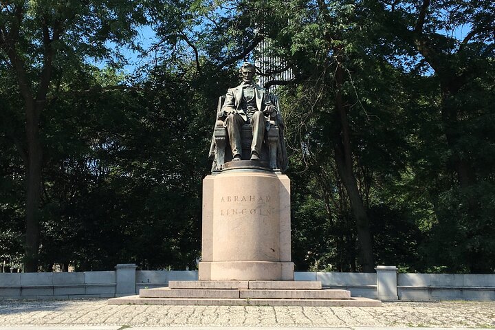 Private Chicago Scavenger Hunt: Eastside Art Heist - thumb 0