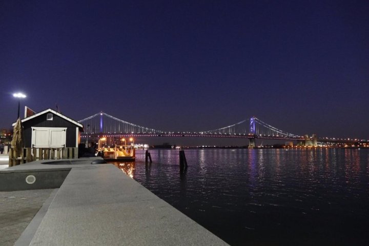 Philly By Night Double Decker Bus Tour - thumb 2