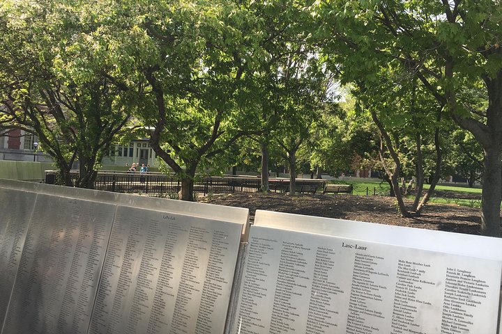 Statue Of Liberty, Ellis Island, And 9/11 Memorial Pools Guided Tour - thumb 2