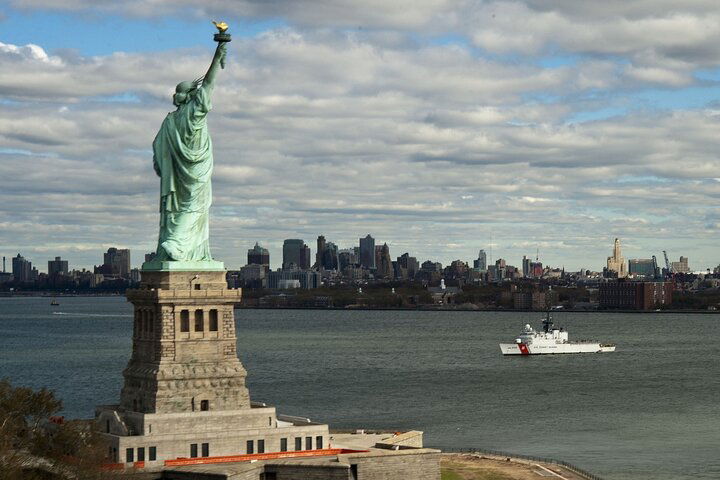 Statue Of Liberty 60-Minute Sightseeing Cruise - thumb 5