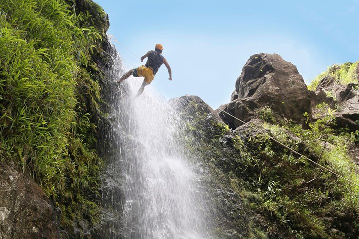 Rappel Maui Waterfalls And Rainforest Cliffs - thumb 3