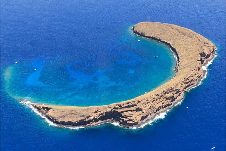 Molokini Crater Plus Turtle Town Snorkeling 4-hour Tour - thumb 2