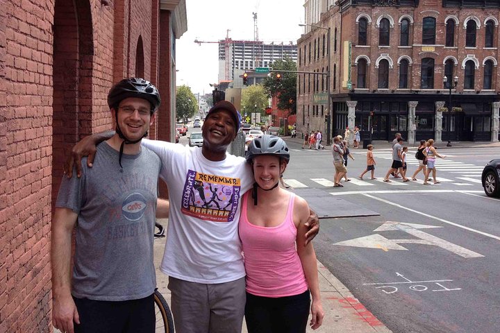 Guided Bicycle Tour Of Downtown Nashville And Neighborhoods - thumb 0