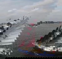 Harbor Sail on Summer Wind - Students Accommodation