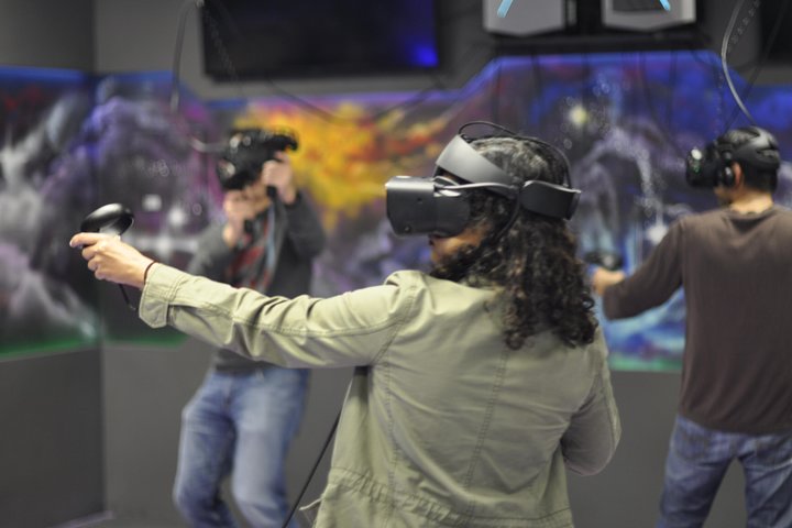 Virtual Reality Gaming Experience - thumb 3