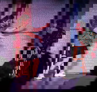 The Main Street show - USA Accommodation