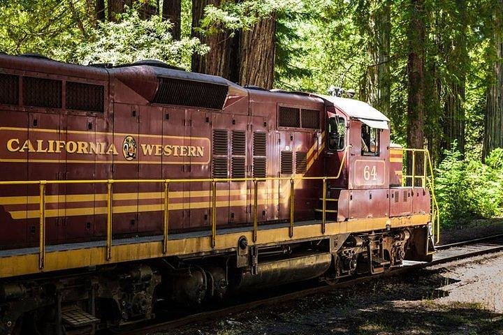 Skunk Train: Wolf Tree Turn From Willits - thumb 0